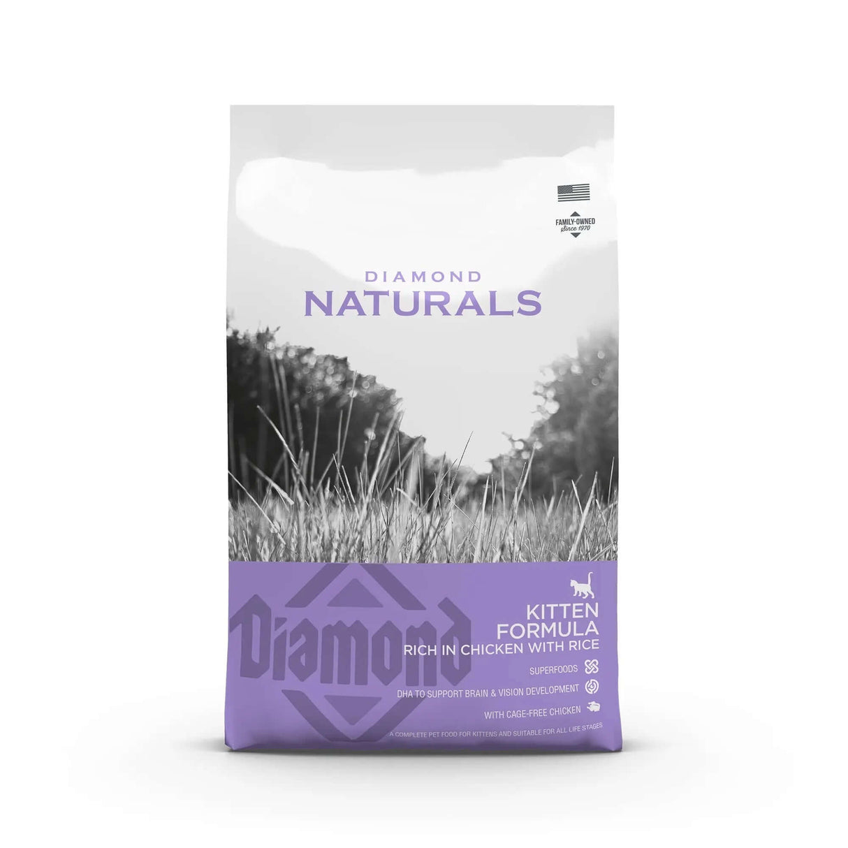 Diamond Naturals Kitten Formula Rich in Chicken with Rice Dry Cat Food bag with grassy background.
