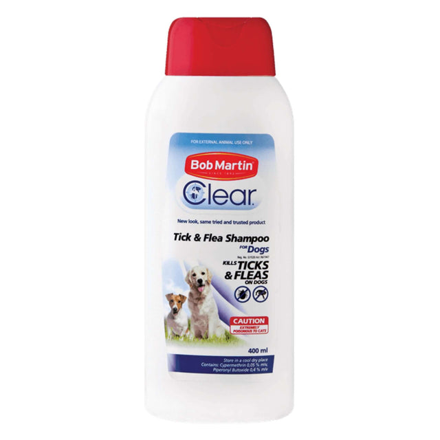 Bob Martin's 400ml Tick & Flea Shampoo for dogs, effective treatment for ticks and fleas.