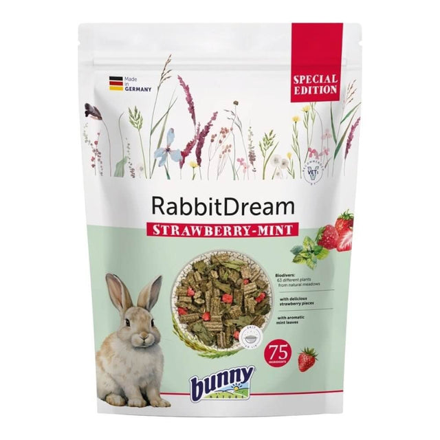Bunny Nature RabbitDream Strawberry Mint 1.5kg package featuring a bunny, natural ingredients, and vibrant strawberry graphics.