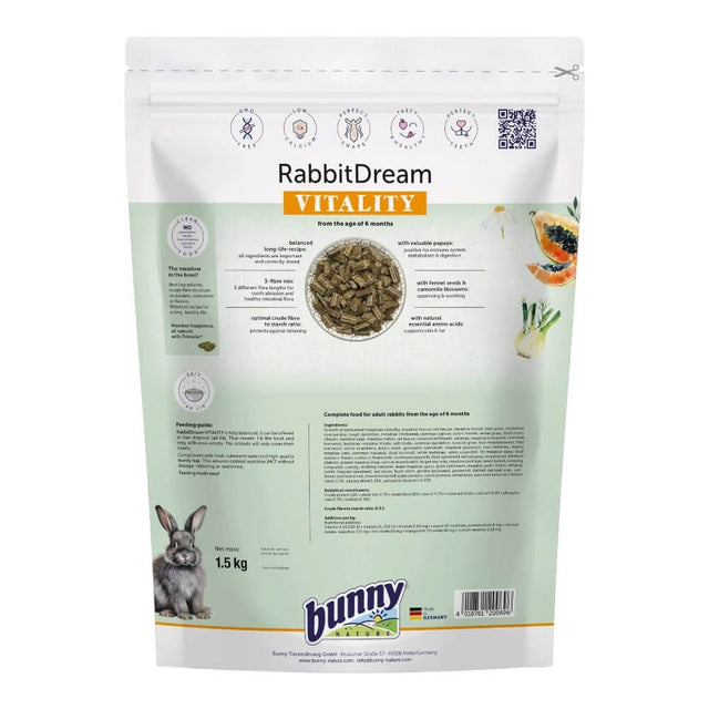 Bunny Nature RabbitDream Vitality 1.5kg bag, natural fiber-rich food for rabbits with herbs and papaya for health.