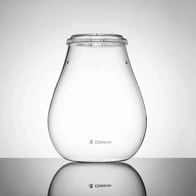 Chihiros Glass Pot Dew clear glass plant pot with ventilated lid for humidity control and optimal air circulation.