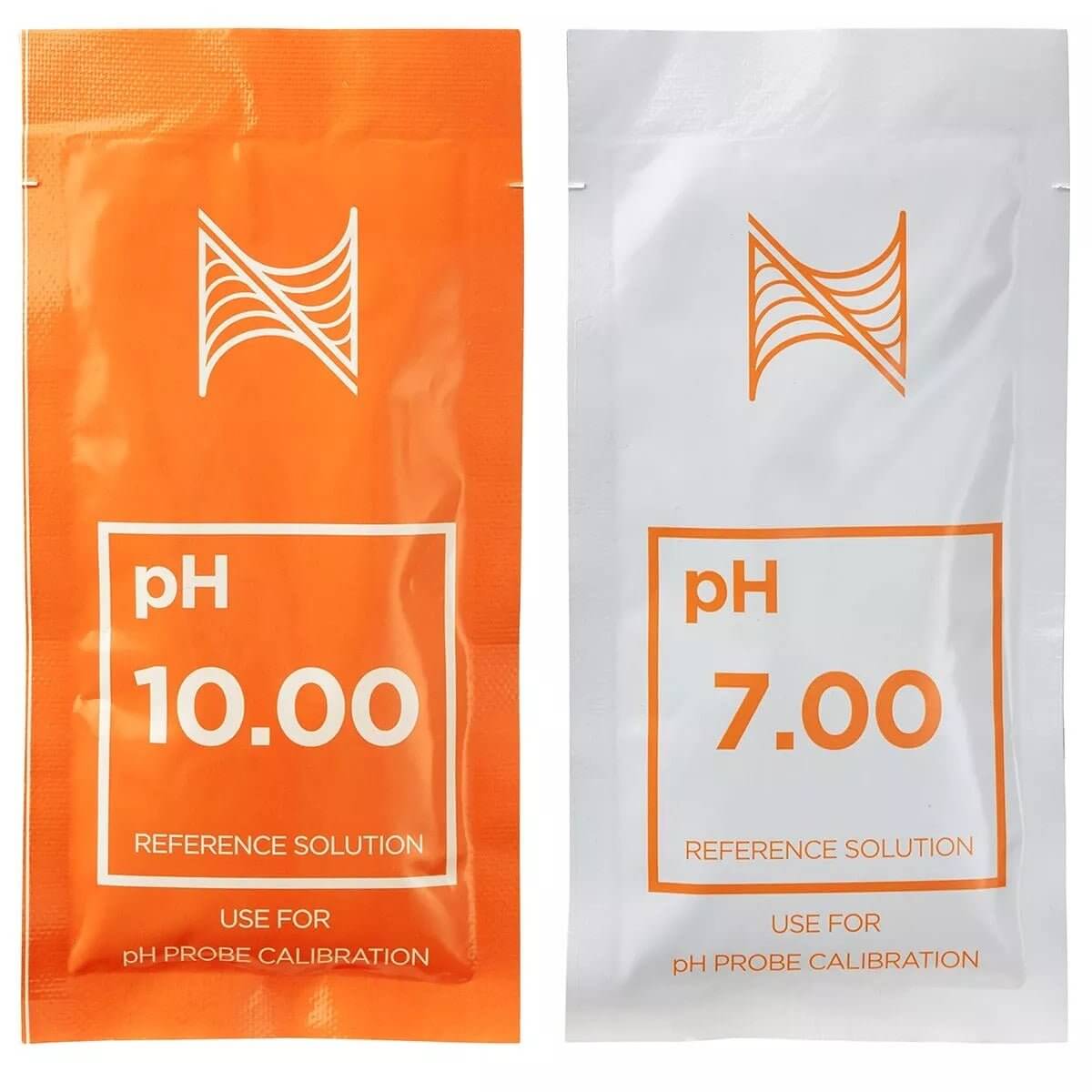 pH reference solution packets for probe calibration, featuring pH 10.00 (orange) and pH 7.00 (white) calibration solutions.