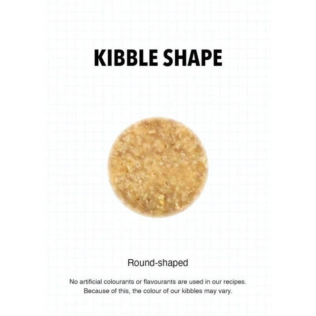 Image of round-shaped kibble for Ultra Cat Optimal Balance Kitten food, highlighting its natural ingredients and texture.