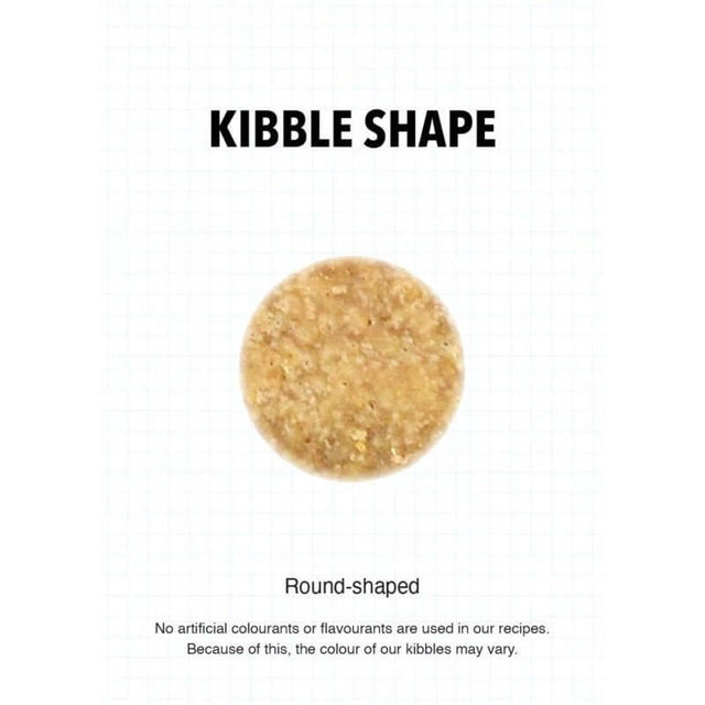 Round-shaped kibble for Ultra Dog Premium Small to Medium Adult, maize-free dry dog food with no artificial additives.