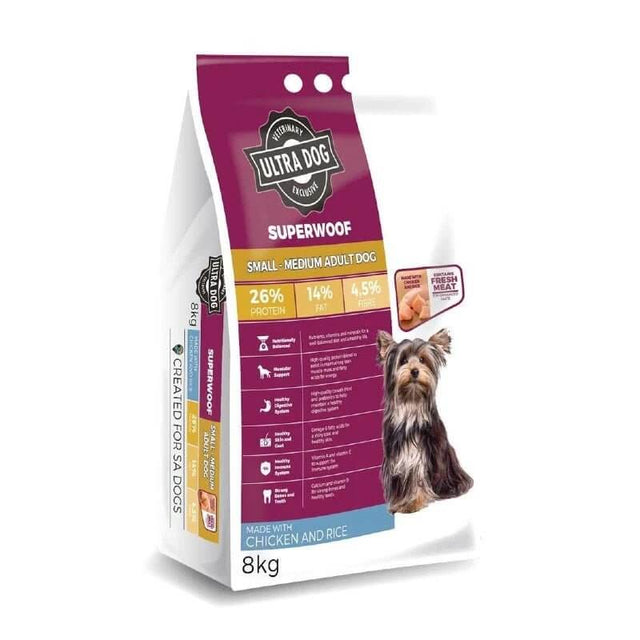 Ultra Dog Superwoof dog food bag for small to medium adults, chicken and rice flavor, 8kg, with nutritional information.