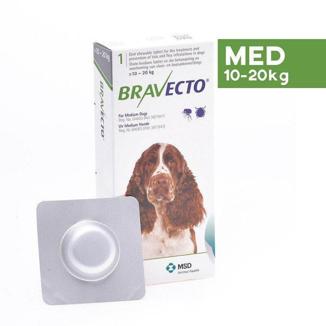 Bravecto chewable tick and flea tablet for medium dogs weighing 10-20 kg, featuring packaging and dosage information.