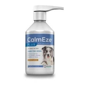 Calmeze Plus Liquid for Dogs 250ml bottle, a nutritional aid for anxiety with caramel flavor, promoting relaxation in dogs.