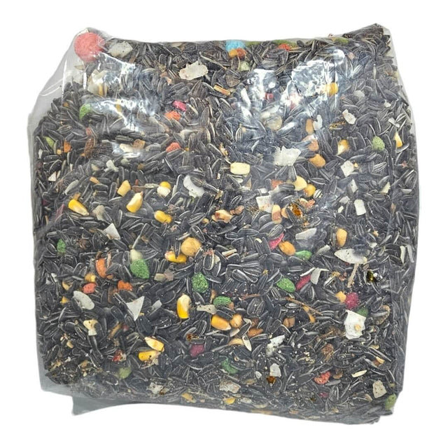 Daro Fruity Parrot Deluxe Food mix in a plastic bag, rich in nutrients and various fruity flavors for healthy parrots.