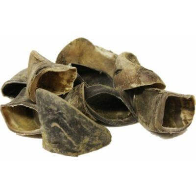 Dried ox hooves dog treats, grain-free and hypoallergenic, promoting dental health and long-lasting chewing.