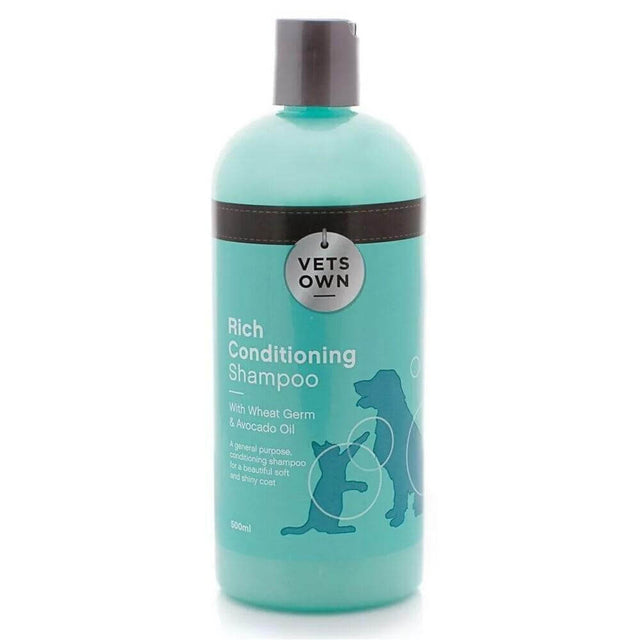 Vets Own Rich Conditioning Shampoo 500ml bottle showcasing avocado oil and wheat germ for shiny, soft pet coats.