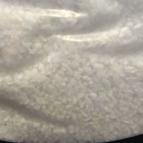 Aquarium White Gravel Fine 5kg close-up, showcasing its clean and bright texture for aquariums.