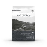 Diamond Naturals Breeder Formula Rich in Chicken and Rice Dry Dog Food packaging with superfoods for optimal nutrition.