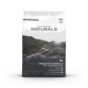 Diamond Naturals Breeder Formula Rich in Chicken and Rice Dry Dog Food packaging with superfoods for optimal nutrition.