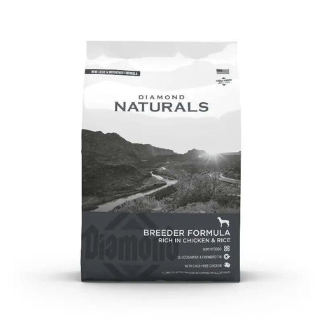 Diamond Naturals Breeder Formula Rich in Chicken and Rice Dry Dog Food packaging with superfoods for optimal nutrition.