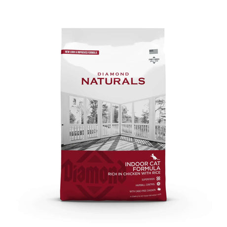 Diamond Naturals Indoor Cat Formula Rich in Chicken with Rice Dry Cat Food packaging on a white background.
