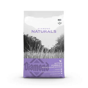 Diamond Naturals Kitten Formula Rich in Chicken with Rice Dry Cat Food bag with grassy background.
