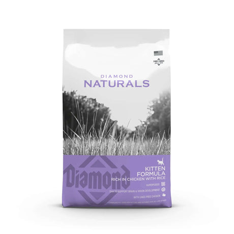 Diamond Naturals Kitten Formula Rich in Chicken with Rice Dry Cat Food bag with grassy background.