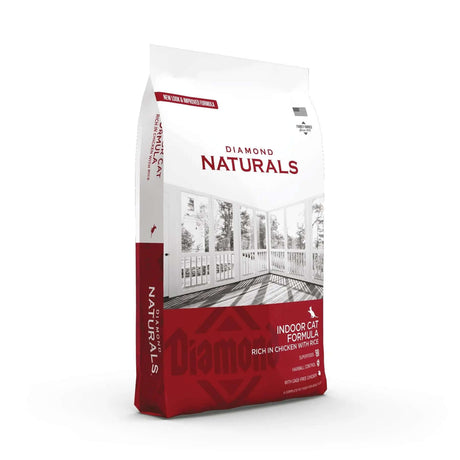 Diamond Naturals Indoor Cat Formula Rich in Chicken with Rice Dry Cat Food 3D packaging on a white background.