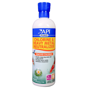API Pond Chlorine and Heavy Metals Neutraliser bottle, removes chlorine for safe pond water.