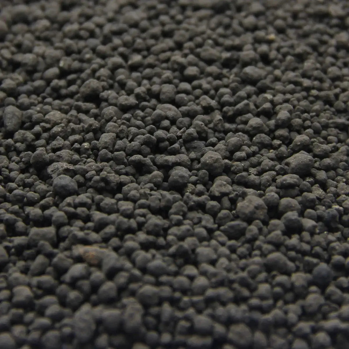 Dennerle Shrimp King Active Soil granules, ideal substrate for shrimp aquaria, promoting healthy, clear water.