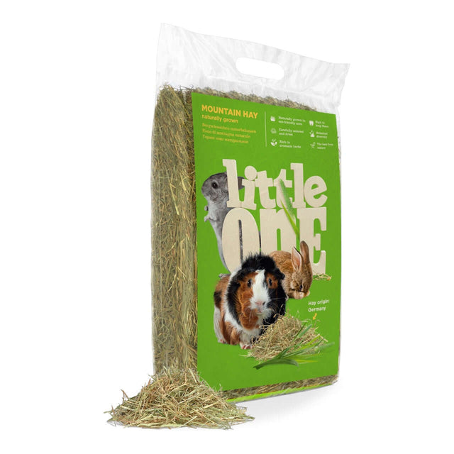 Little One Mountain Hay 400g package, ideal natural hay for rabbits, guinea pigs, and other herbivorous pets.
