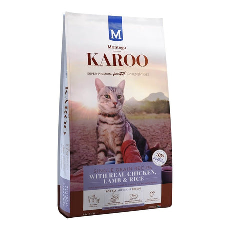 Montego Karoo Cat food bag featuring chicken, lamb, and rice for adult cats on a natural background. Super-premium diet.