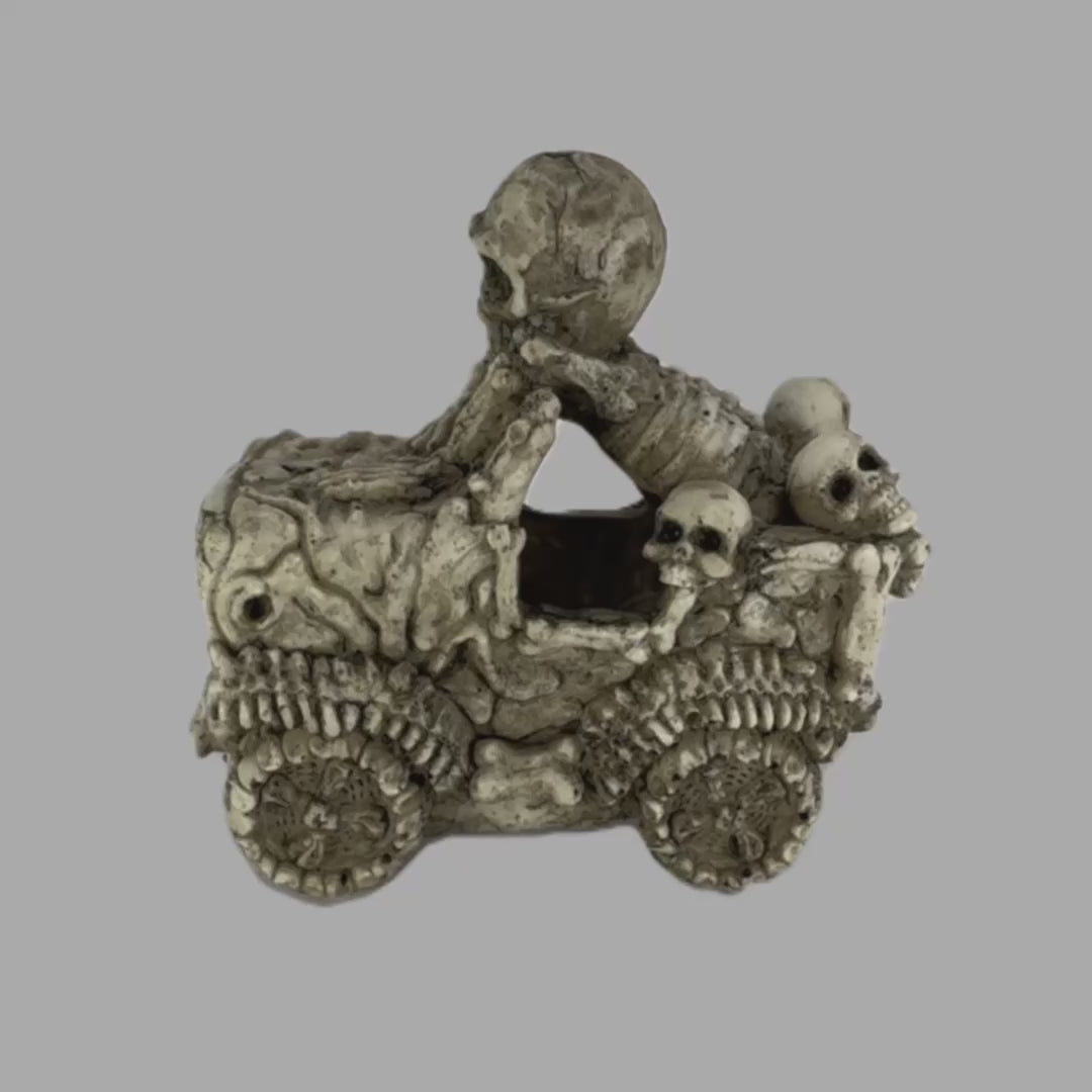 Skull Car Aquarium Ornament in beige-gray, featuring skeletons, adding charm to aquariums or terrariums.