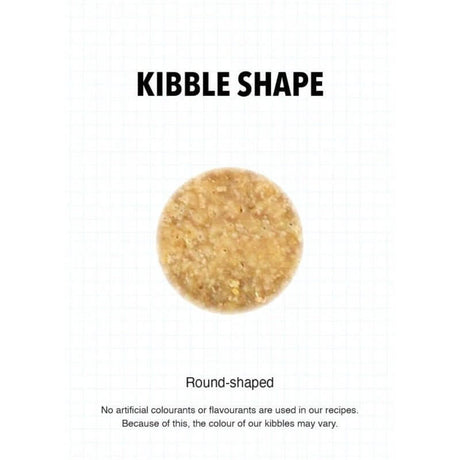 Round-shaped kibble for Ultra Dog Premium Small to Medium Adult, maize-free dry dog food with no artificial additives.