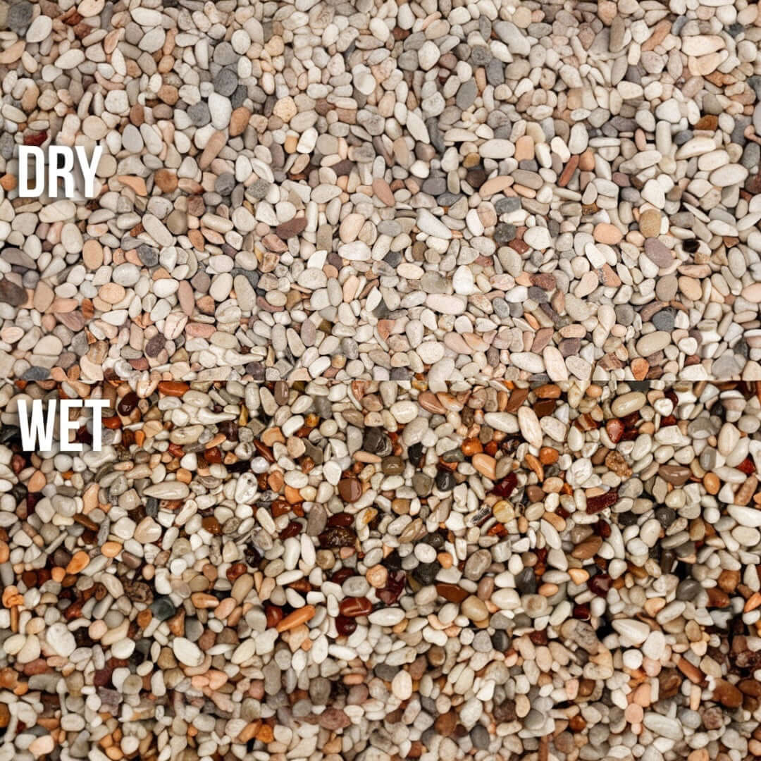 Comparison of dry and wet UNS Controsand substrate for aquariums and terrariums, showcasing various granule sizes.