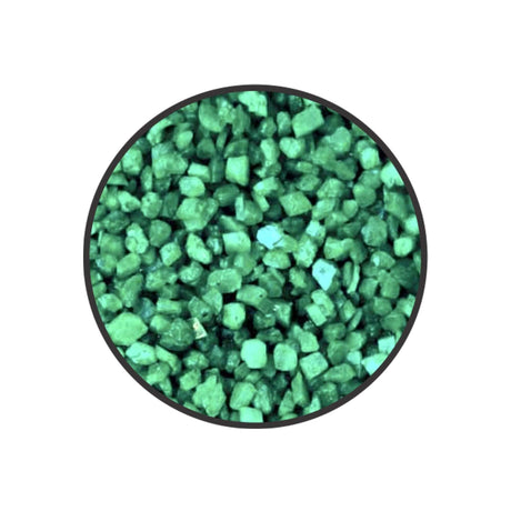 Green colored gravel for aquariums, 2.5mm grain size, non-toxic and safe for fish and plants, 1kg packaging.