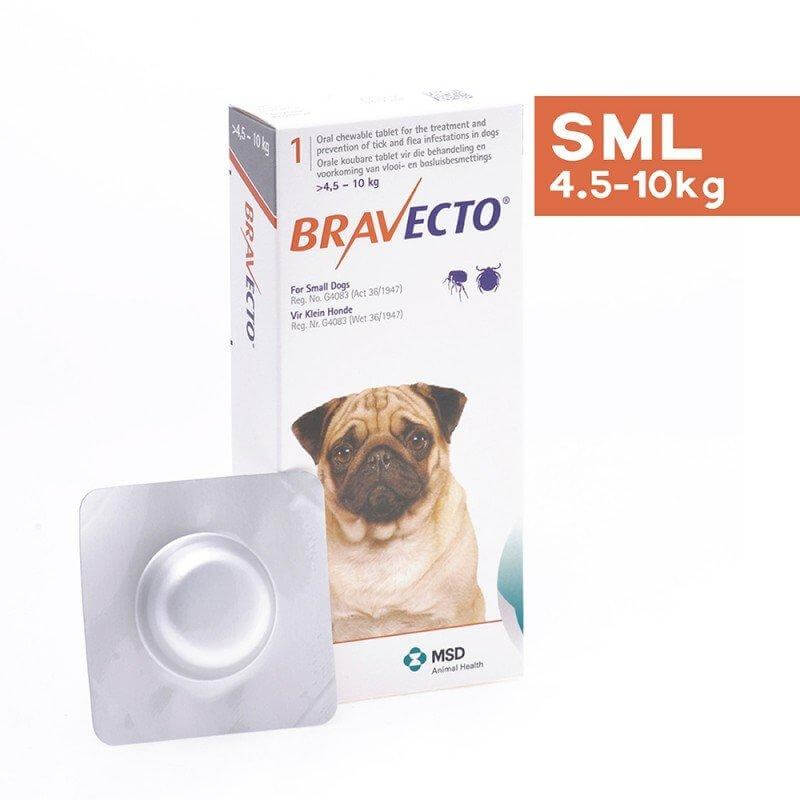 Bravecto chewable tick and flea tablet for small dogs, 4.5-10 kg, featuring a pug on the packaging.