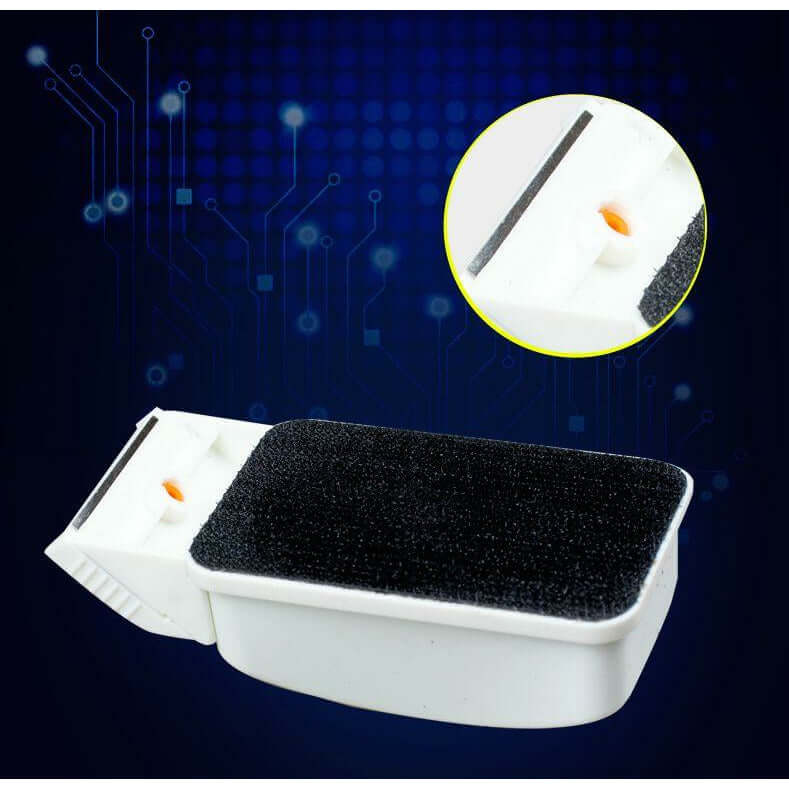 Dophin Floating Aquarium Magnet Cleaner with durable cleaning pad and changeable blade for effective algae removal.