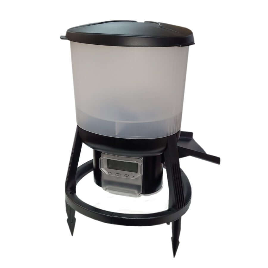 Grech Automatic Pond Feeder CFF-106 with large capacity and programmable feeding options, ideal for efficient pond maintenance.