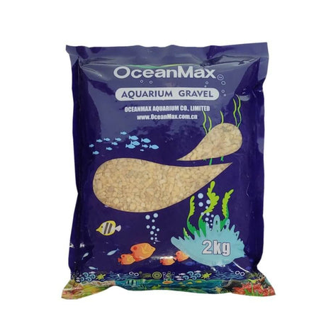 OceanMax aquarium gravel bag, 2kg, ideal for creating a natural substrate in freshwater and marine aquariums.