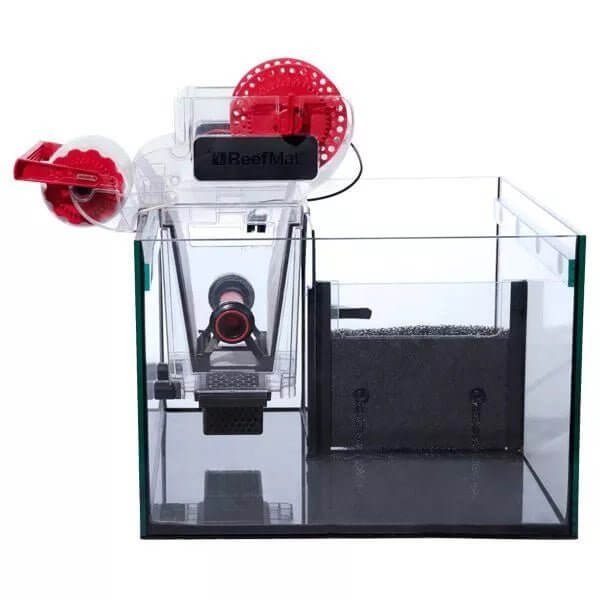 Red Sea ReefMat Fleece Roller Filter in a clear aquarium setup for efficient saltwater filtration.