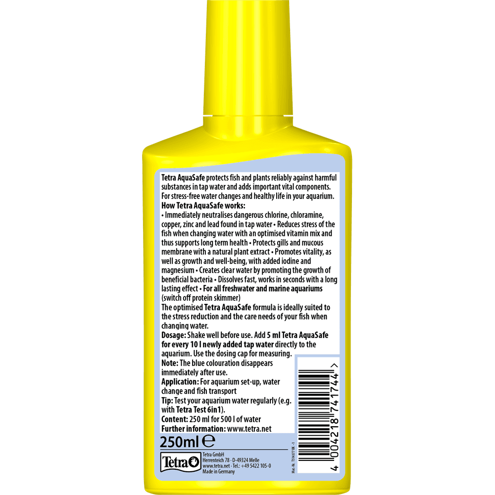 Tetra AquaSafe 250ml water conditioner bottle, protects fish and plants, reduces stress during water changes.